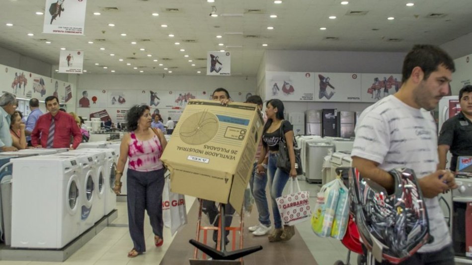 Golpe al consumo: durante el 2014 las ventas minoristas cayeron un 6,5%
