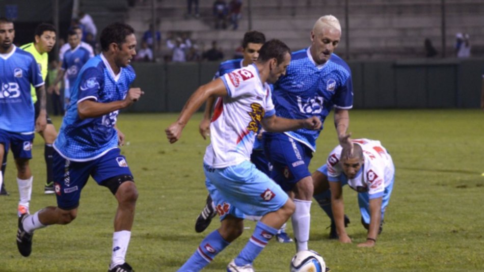 En su debut en 2015, Juventud sucumbió ante Arsenal: 1 a 0