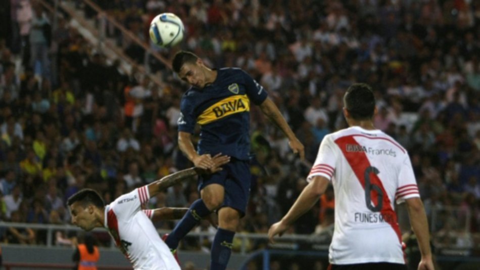 En Boca tildan de mala leche la patada de Vangioni
