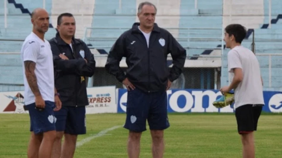 Aguirre y Saavedra, los últimos en llegar a Gimnasia y Tiro