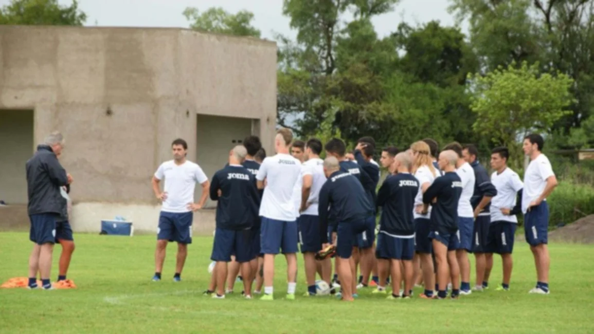 Bianco probó el primer once de Gimnasia y Tiro