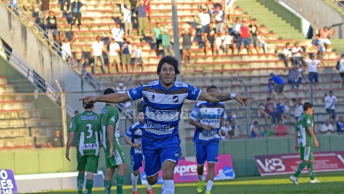 Altas y bajas para el Juventud de Roldán, que comienza a darle a la pelota