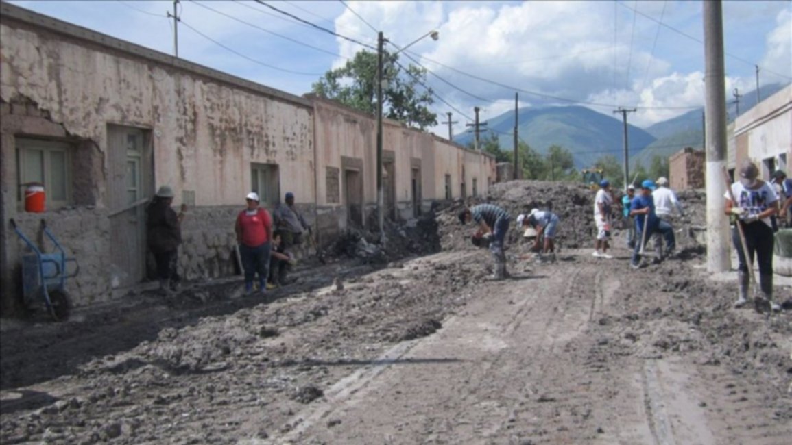 Cartoneros, carreros y ambulantes llevan su ayuda a Jujuy
