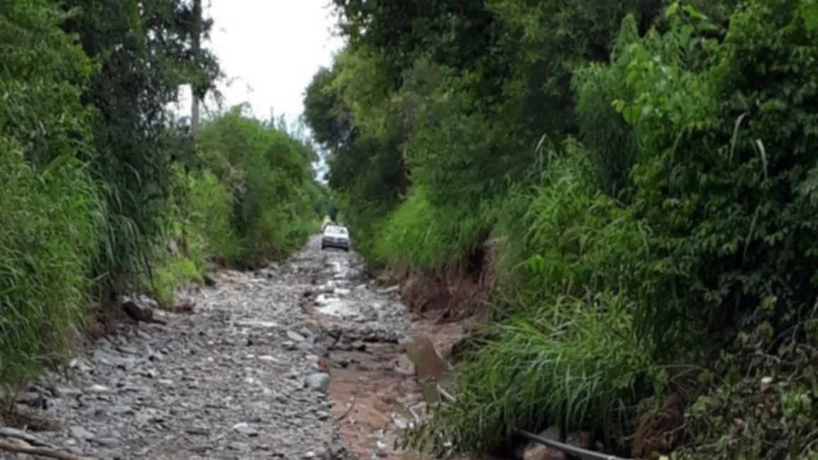 Una extensa zona rural aislada en La Merced: piden la intervención de Recursos Hídricos