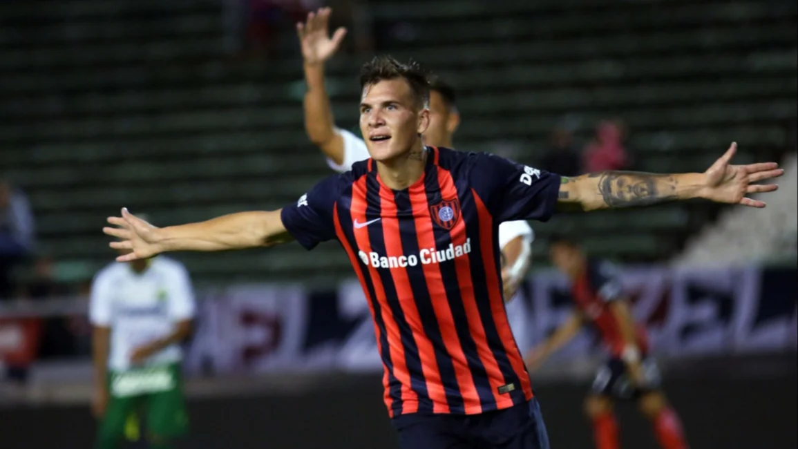 San Lorenzo venció a Defensa y Justicia y se quedó con la primera sonrisa del verano