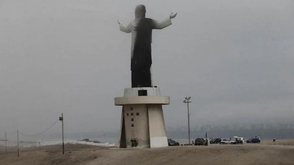 A días de la llegada del Papa a Perú, un incendio dañó la estatua del Cristo del Pacífico