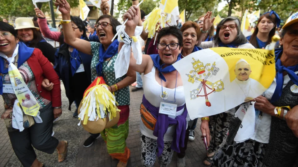 El papa Francisco encabezó una multitudinaria misa en Santiago de Chile 