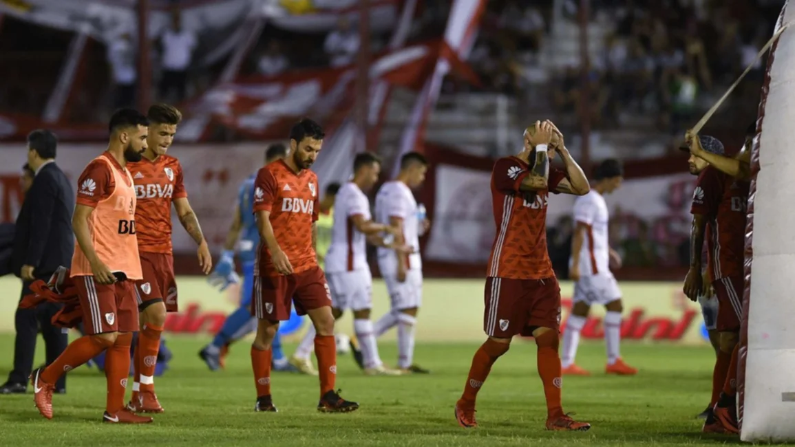 River, desactivado: perdió con Huracán y quedó muy lejos de Boca 