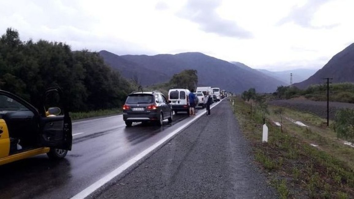Las intensas lluvias provocaron diversos cortes en la ruta nacional 9  
