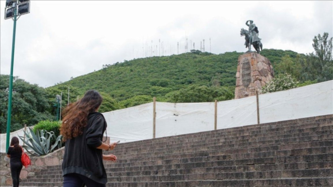Avanzan las obras  en el monumento a Güemes