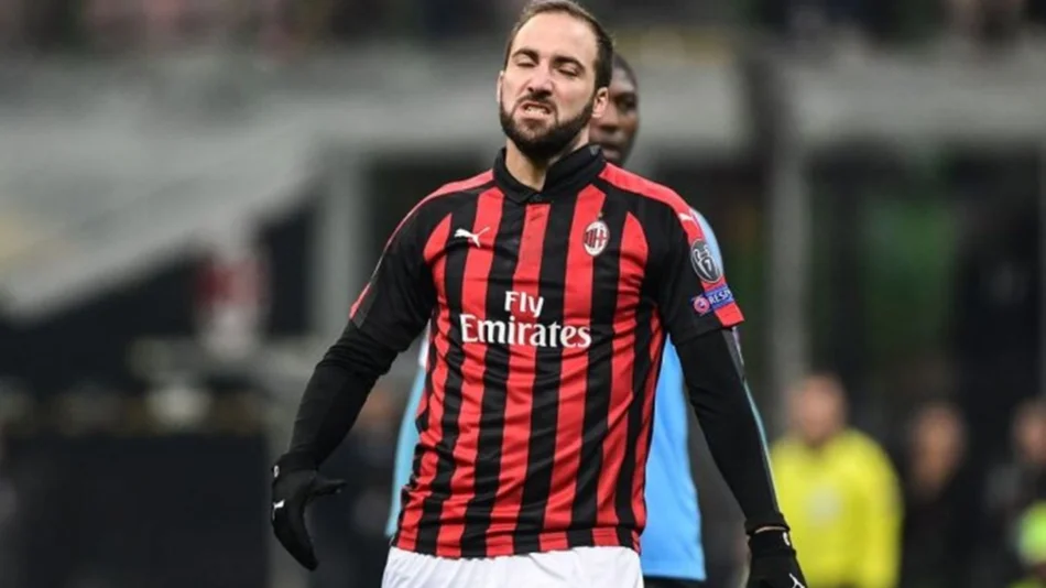 DT del Milan no citó a Higuaín por no notarlo "listo mental"