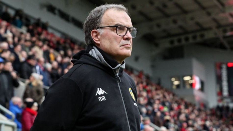 Leeds de Bielsa volvió al triunfo y sigue en lo más alto