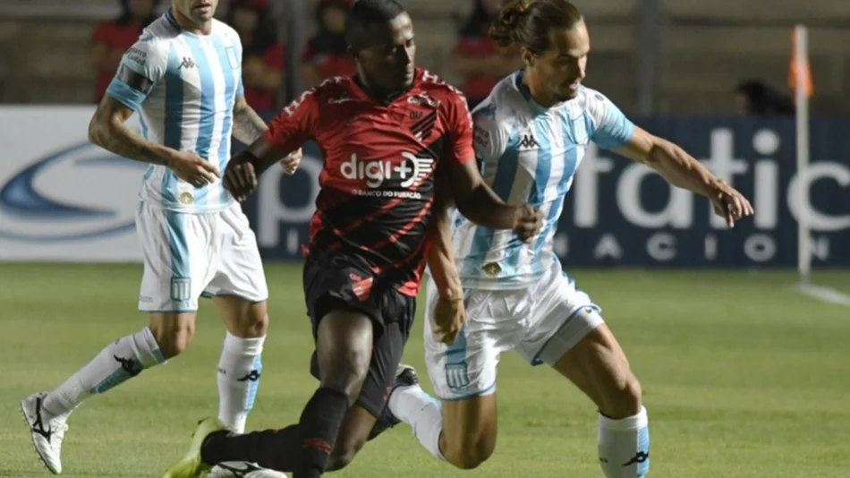 Debut, penales y triunfo para el nuevo Racing ante el Paranaense