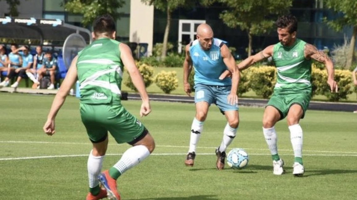 Racing no pudo con Ferro y se lesionó Orban