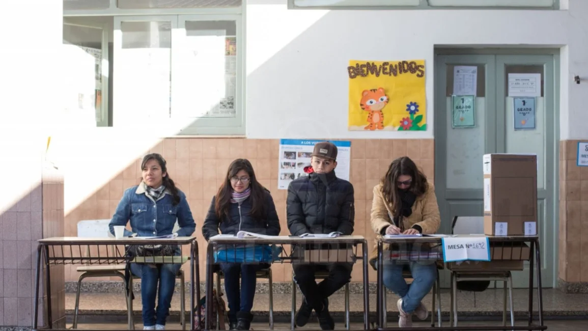 El electorado salteño iría a votar tres veces durante este año