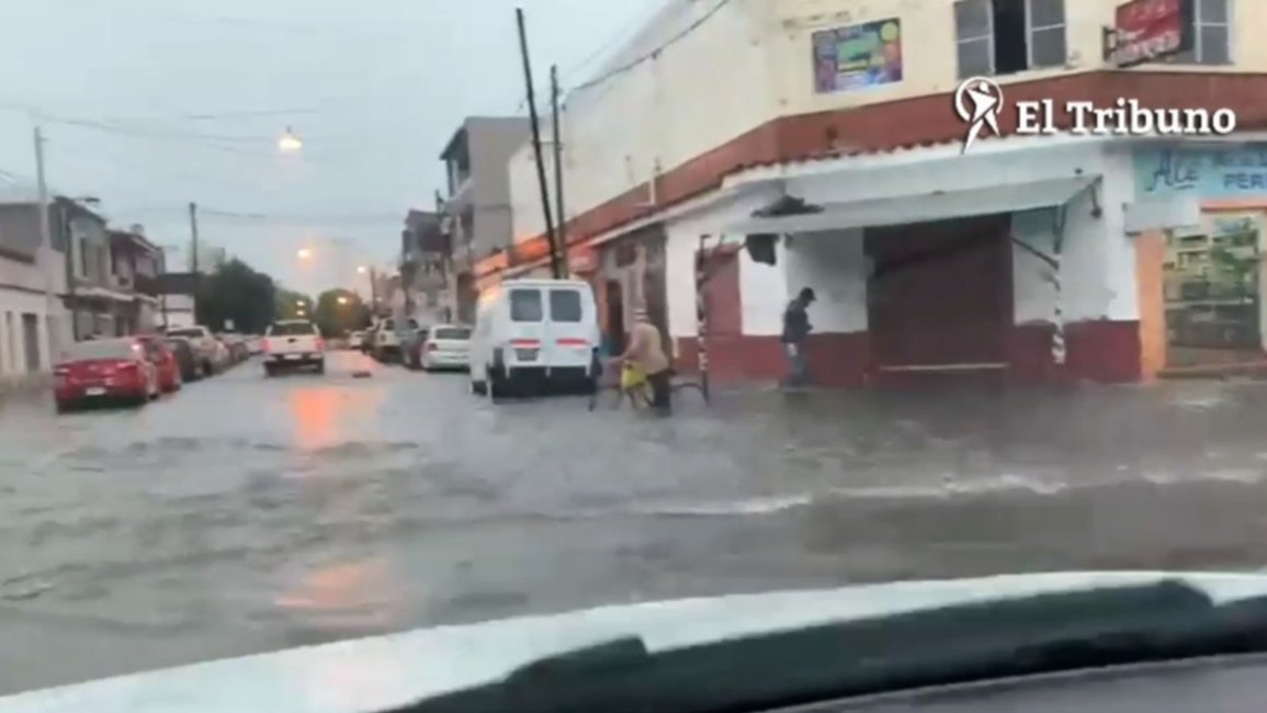 VIDEO. Fuerte tormenta en Salta inundó algunas calles céntricas y de los barrios