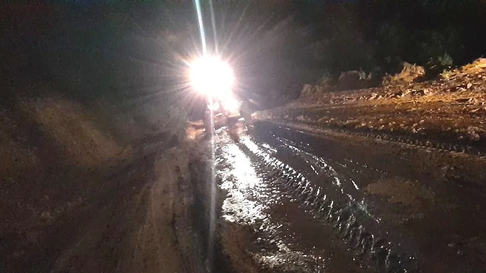 Vialidad trabaja en el despeje de las rutas de los valles tras la tormenta