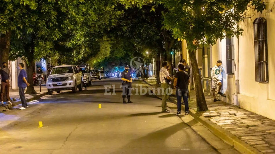 A los tiros, le quisieron robar los celulares que vendía en pleno centro salteño