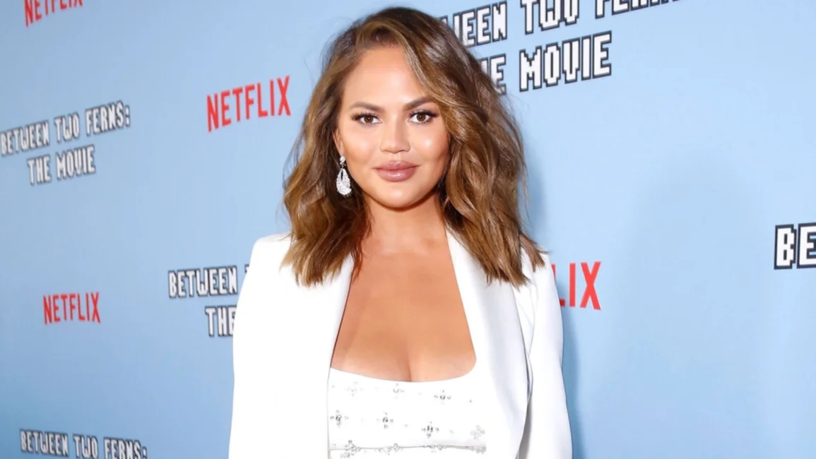 Chrissy Teigen, la primera celebridad a la que comenzó a seguir Joe Biden en Twitter