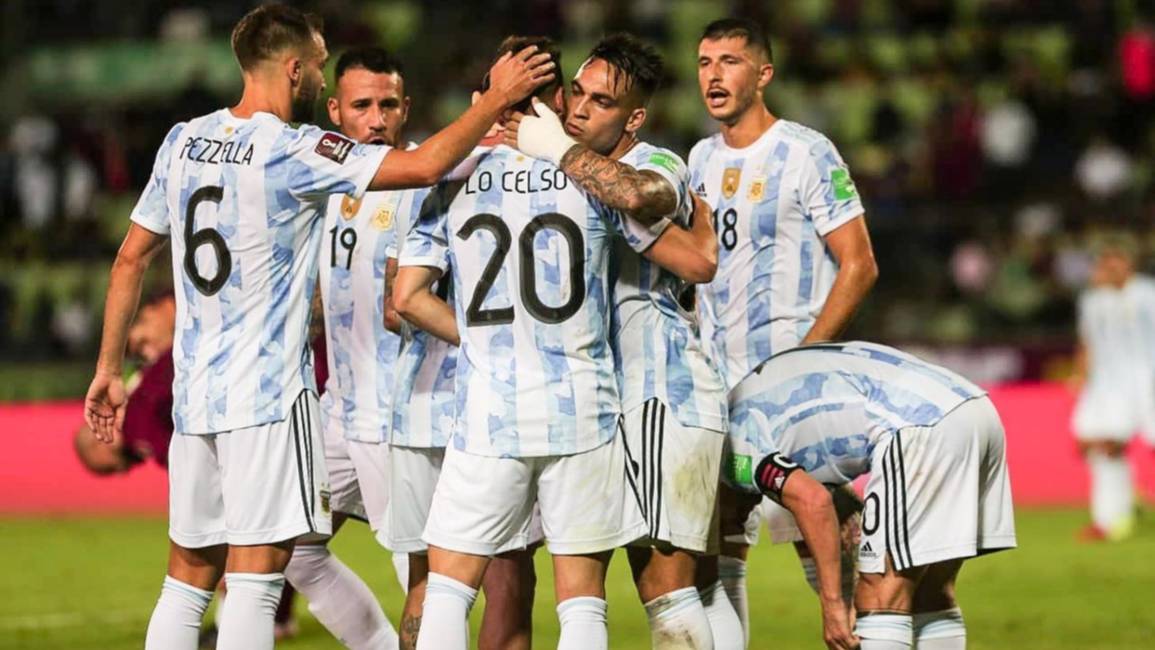 La FIFA sancionó a la Selección por cánticos racistas de los hinchas argentinos