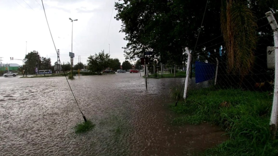 VIDEOS. Caos en las calles de la ciudad y en el Valle de Lerma por las intensas lluvias 
