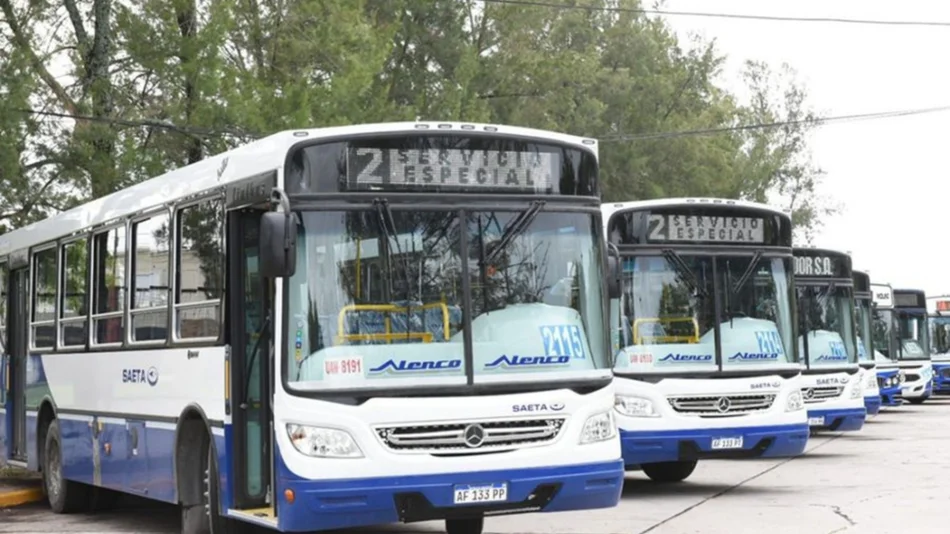 Sáenz presentó 20 unidades nuevas de Saeta que mejorarán el servicio 
