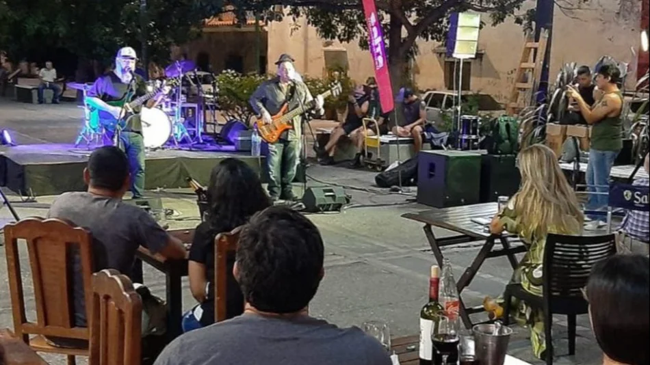 "Temerario Joe" ofreció su repertorio de rock pesado