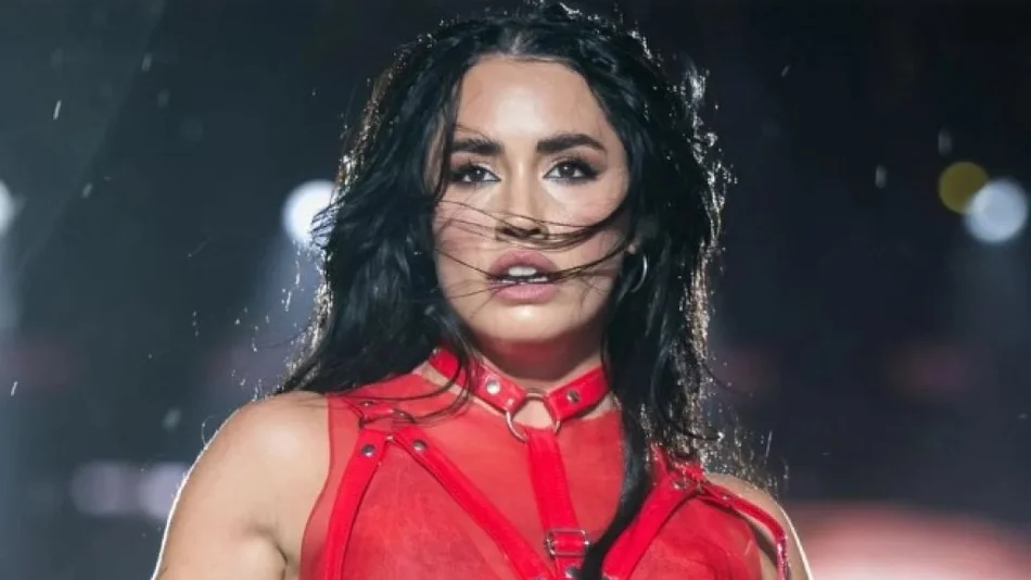 Lali Espósito debutó en las redes en 2024 con una microbikini extra chica