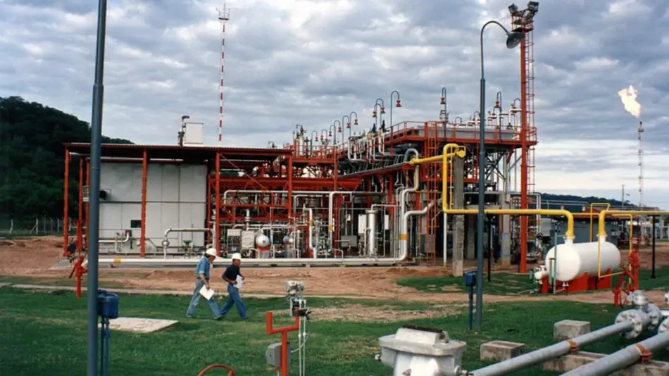 Campo Durán: incendió en una petrolera y un operario con graves quemaduras