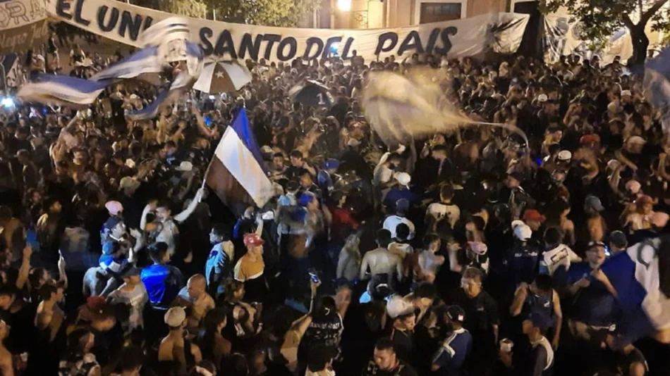 VIDEO. Advierten a los hinchas de Juventud por el uso ilegal de pirotecnia