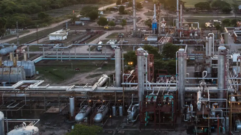 Fuerte explosión en una petrolera causó pánico en Campo Durán