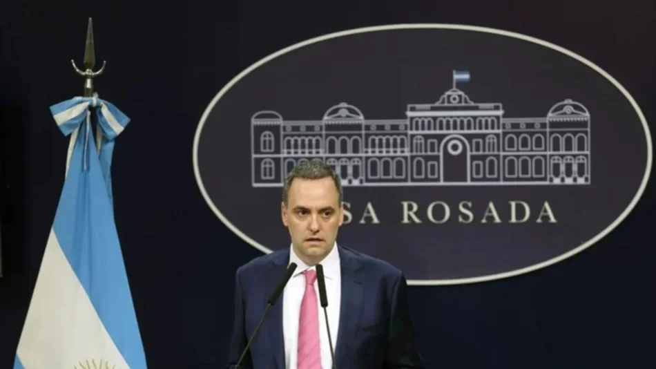 Adorni calificó a "Pepe" Albistur como "golpista de reposeras" 