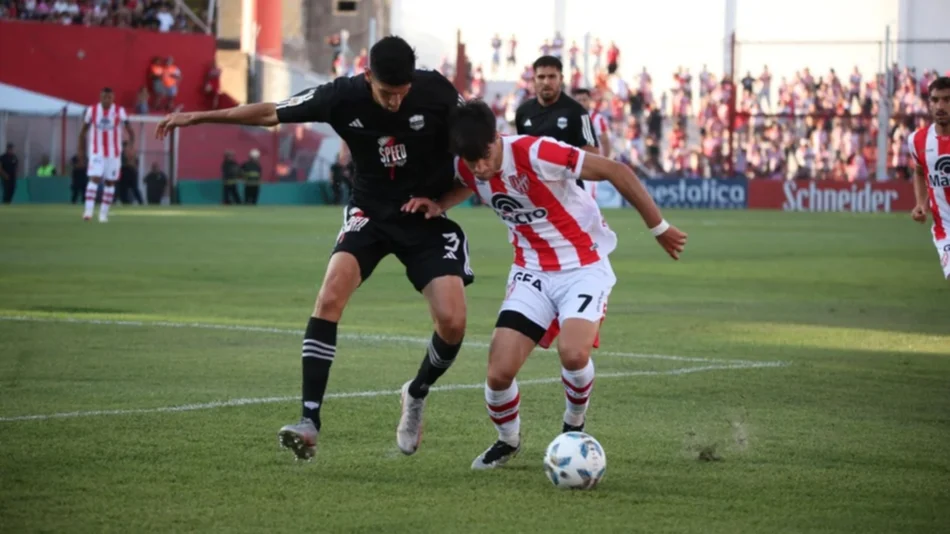 Inicia el partido entre Instituto y Riestra