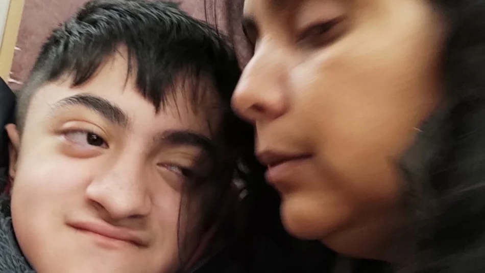 La madre del niño salteño con huesos de cristal pide ayuda