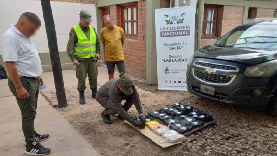 Viajaba con un auto tuneado y con casi 30 kilos de cocaína