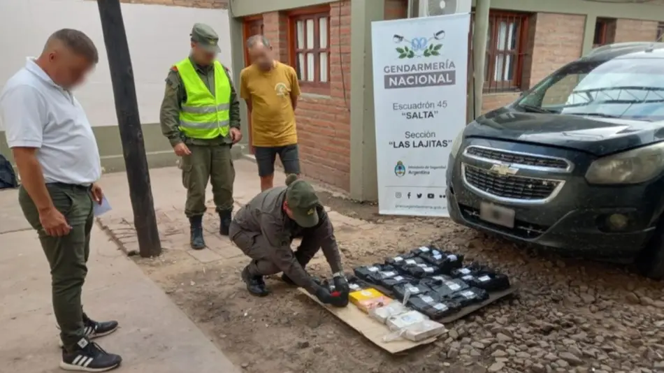 Viajaba con un auto tuneado y con casi 30 kilos de cocaína