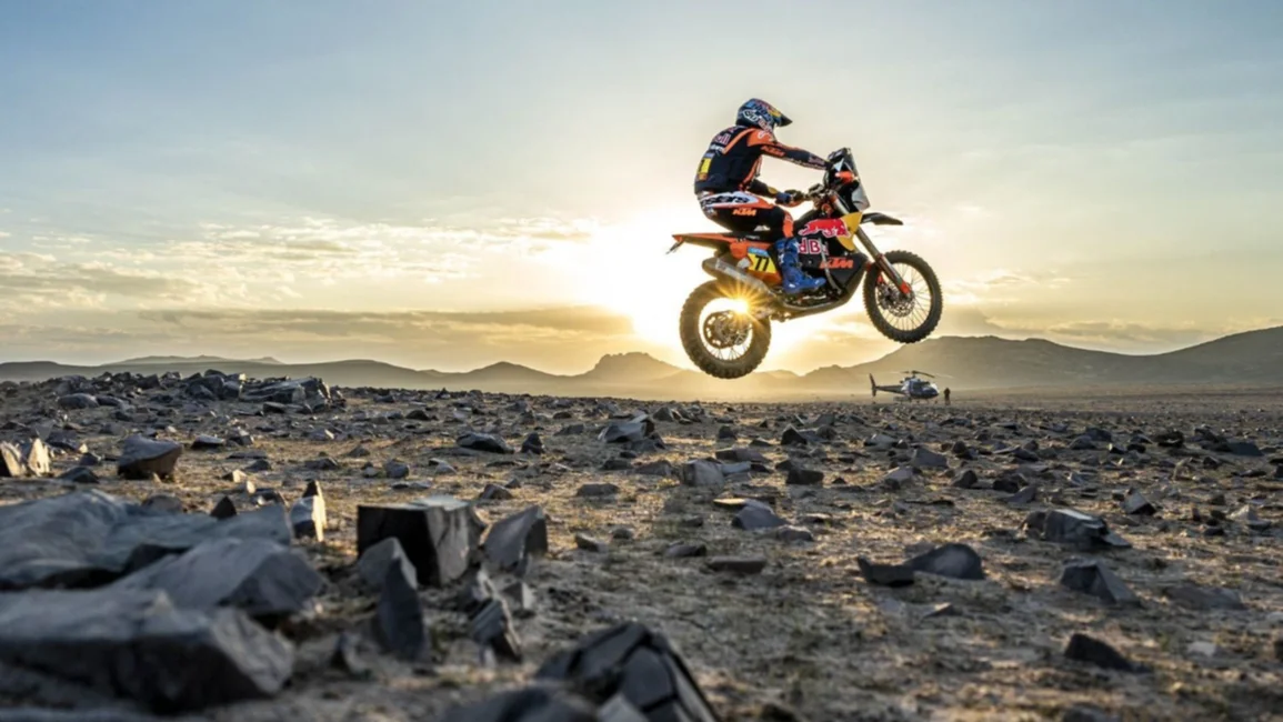 En el inicio de la segunda semana del Dakar, Luciano Benavides escaló posiciones y se ilusiona