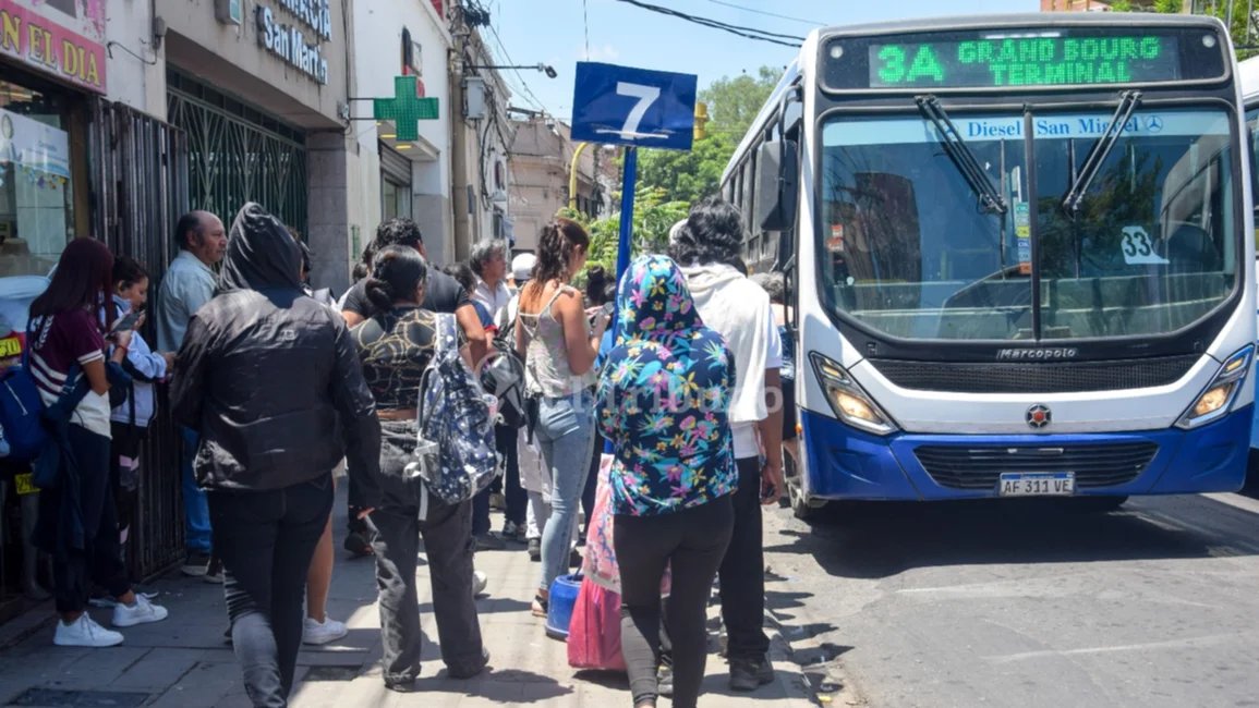 Saeta: Arranca una prueba piloto para pagar el colectivo con tarjetas de crédito y débito
