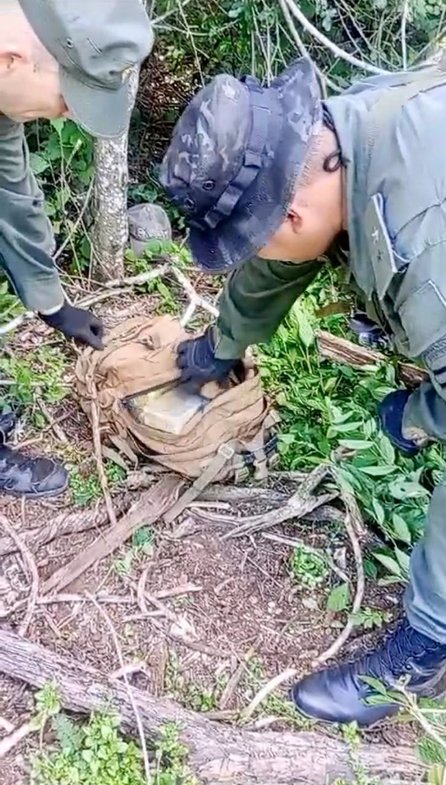 Detienen a un motociclista que trasladaba por sendas de la frontera 35 kilos de cocaína