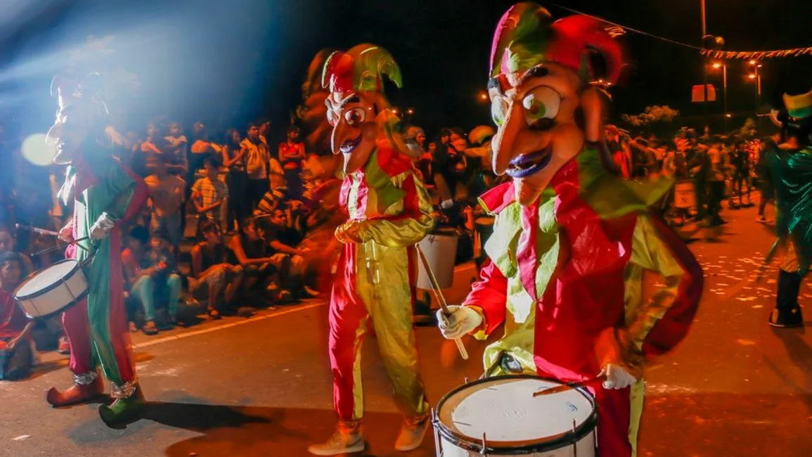 El Carnaval 2025 comienza con los Corsos de Castañares