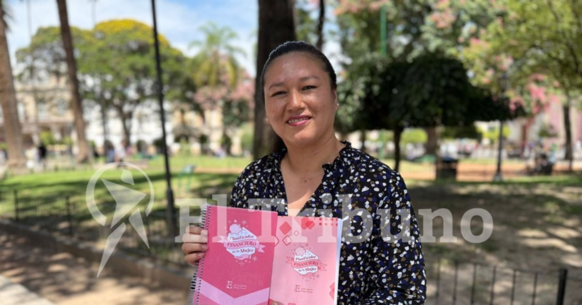 Docente salteña escribió un libro para ayudar a las mujeres con sus finanzas personales