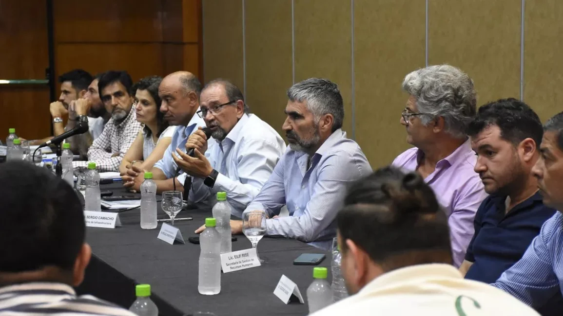 El Gobierno presentó una propuesta salarial abierta y participativa para el primer semestre