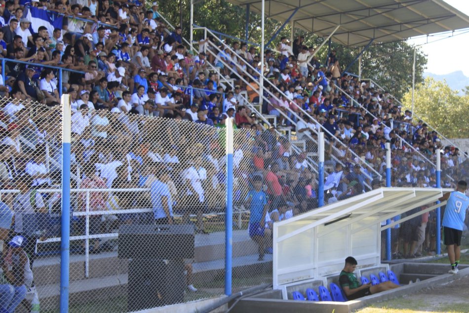 Sportivo Pocitos, de pie, se quedó sin el sueño de ascenso al Federal A