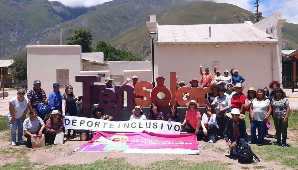 Adultos Mayores disfrutaron de un viaje en el Tren Solar