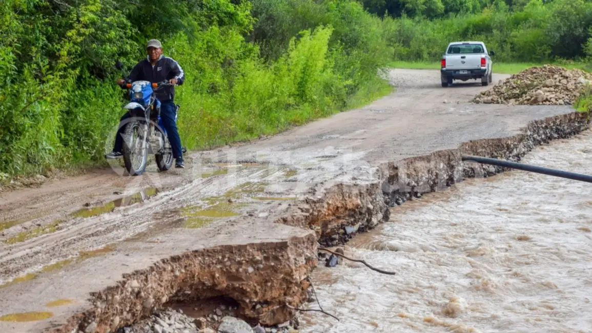 Bronca de los vecinos de La Caldera por las inundaciones y falta de obras
