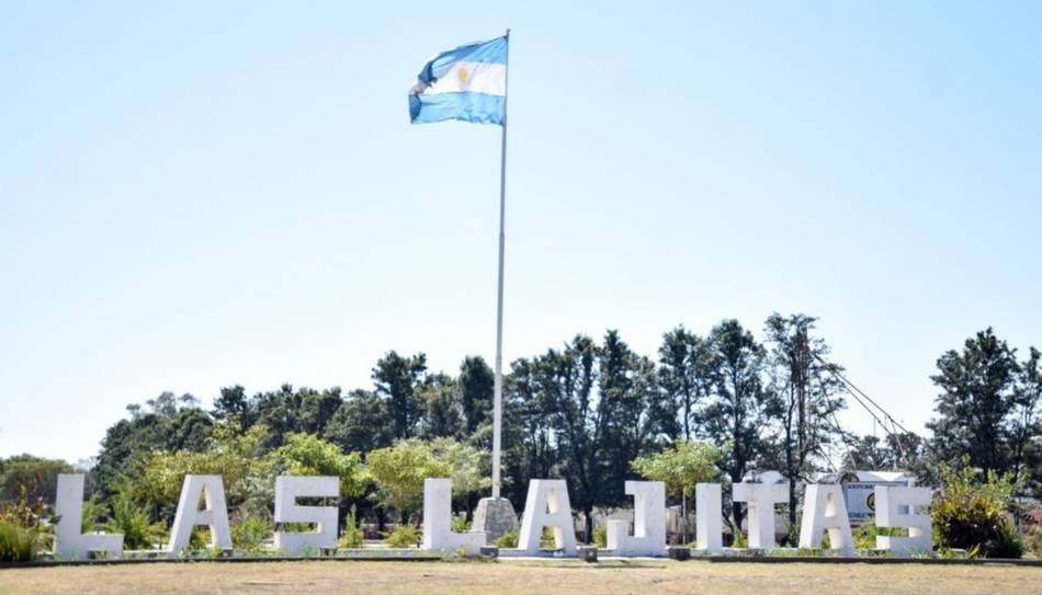 Vecinos se plantaron en Las Lajitas en defensa de un niño y su madre