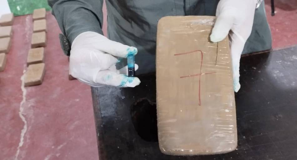 Cayó una lancha narco en el río Bermejo: cruzaban droga desde Bolivia con tres menores a bordo