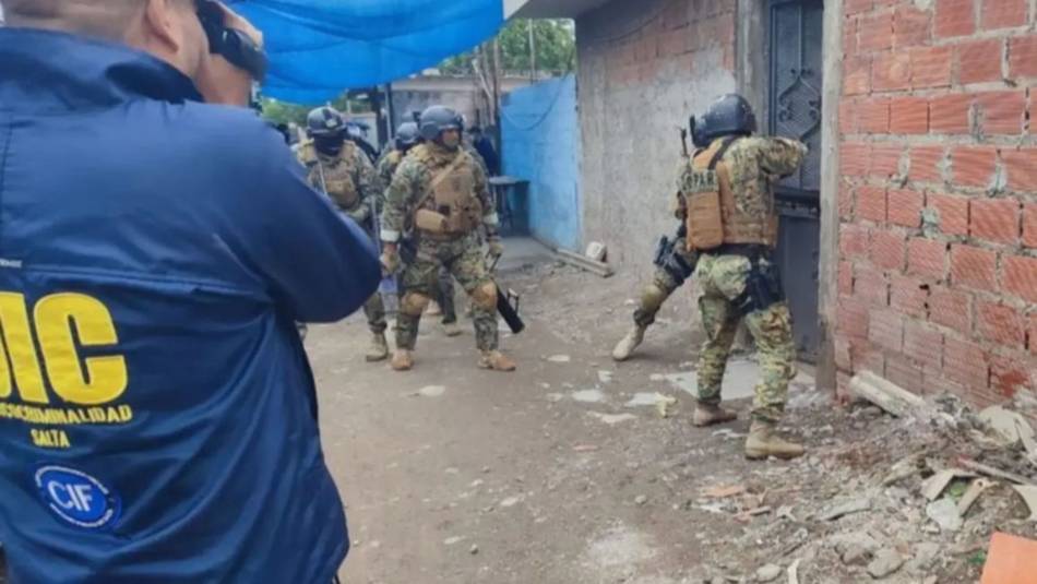 Polémica y custionable decisión de una jueza al conceder domiciliaria a tres acusados por narcotráfico y una muerte