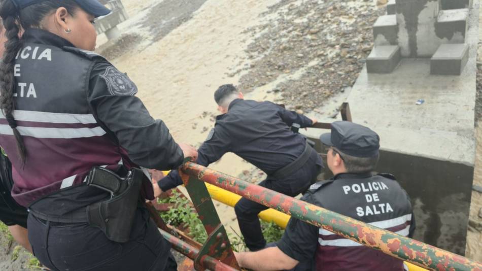  Quedaron atrapados por la crecida: rescate de senderistas, bañistas y pescadores en Salta