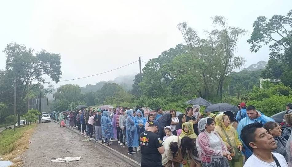 Caos en la frontera norte: el paso fronterizo colapsado, largas filas y demoras por la fuerte crecida del río Bermejo